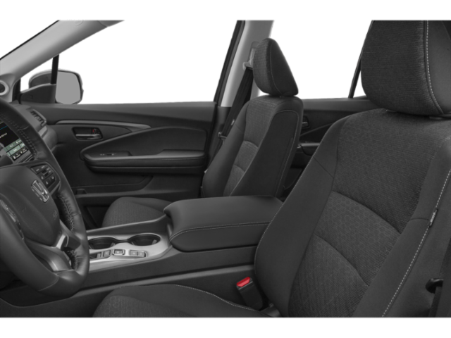 Côté conducteur avec porte ouverte, siège avant