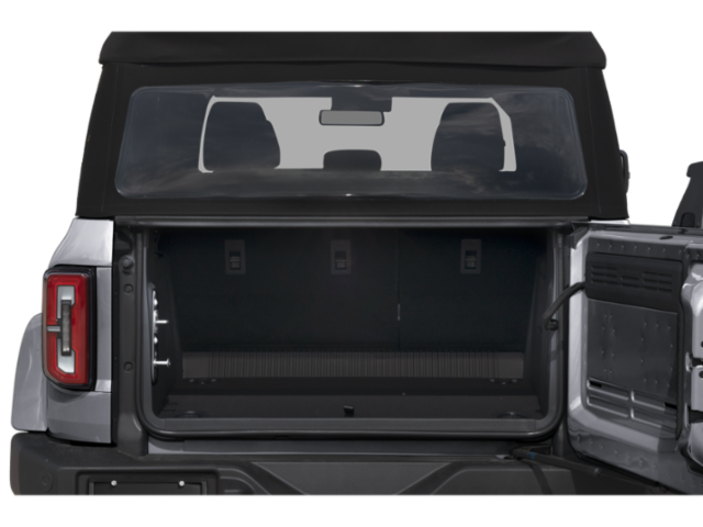 Coffre avec hayon ouvert