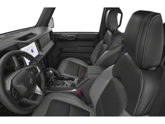 Côté conducteur avec porte ouverte, siège avant