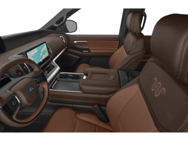 Côté conducteur avec porte ouverte, siège avant