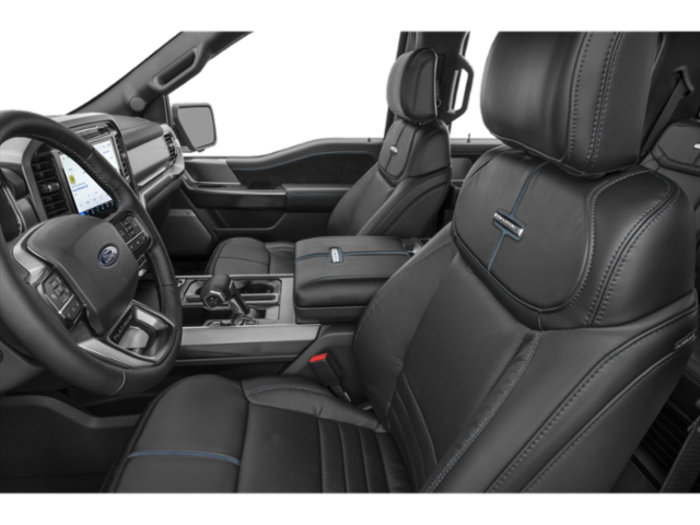 Côté conducteur avec porte ouverte, siège avant