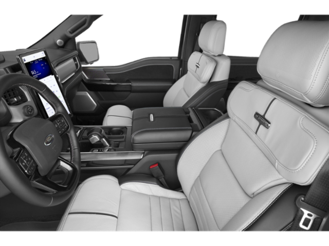 Côté conducteur avec porte ouverte, siège avant