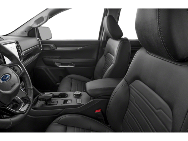 Côté conducteur avec porte ouverte, siège avant