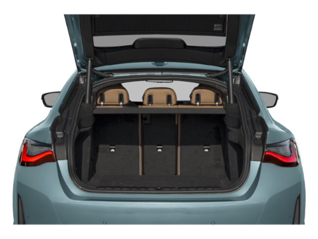 Coffre avec hayon ouvert