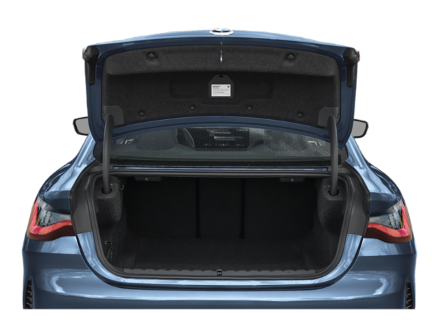 Coffre avec hayon ouvert