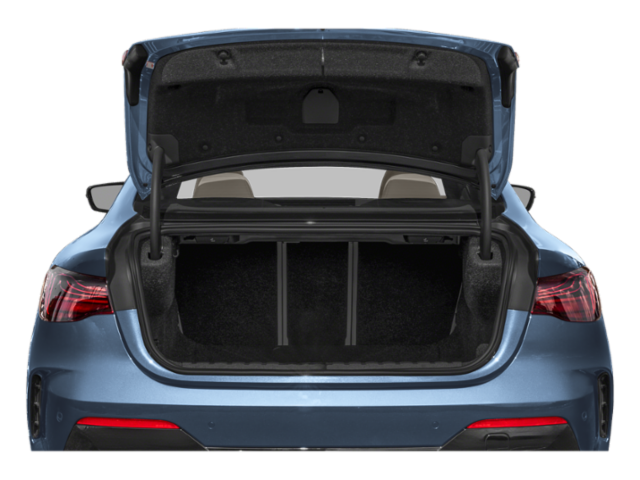 Coffre avec hayon ouvert