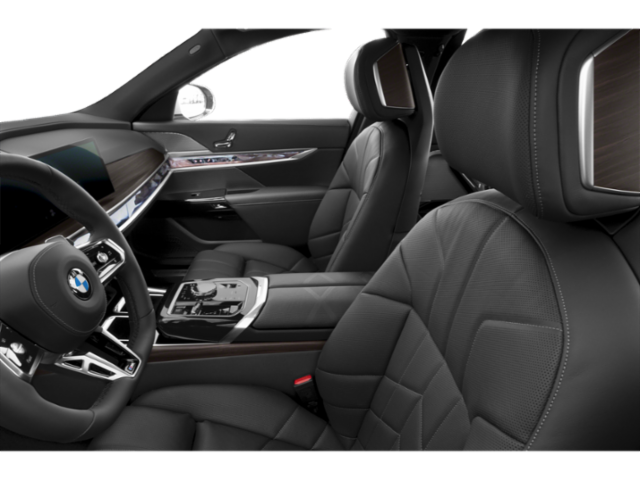 Côté conducteur avec porte ouverte, siège avant