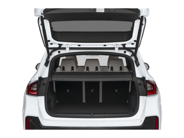 Coffre avec hayon ouvert