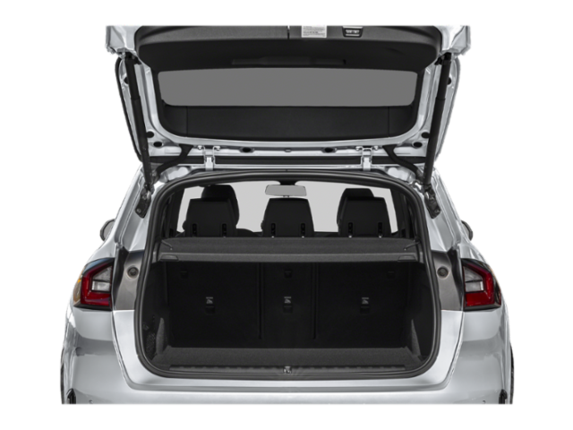 Coffre avec hayon ouvert