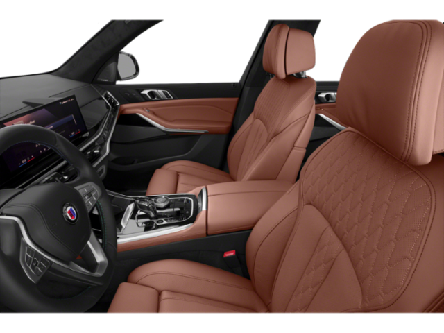 Côté conducteur avec porte ouverte, siège avant