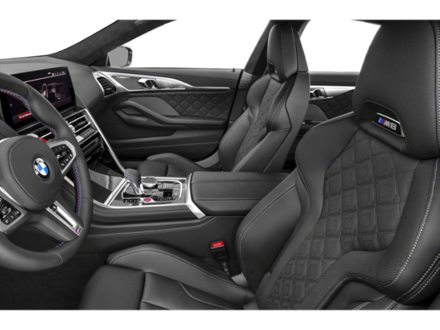 Côté conducteur avec porte ouverte, siège avant